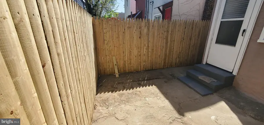 602 West St, Camden, NJ 08103 - #3