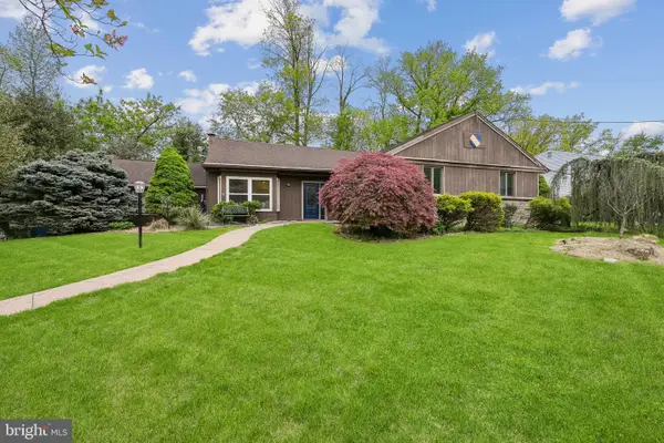 410 Narragansett Dr, CHERRY HILL, NJ 08002