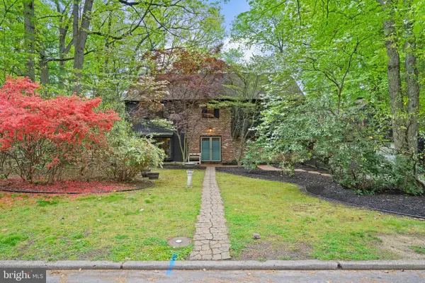 48 E Riding Dr, CHERRY HILL, NJ 08003
