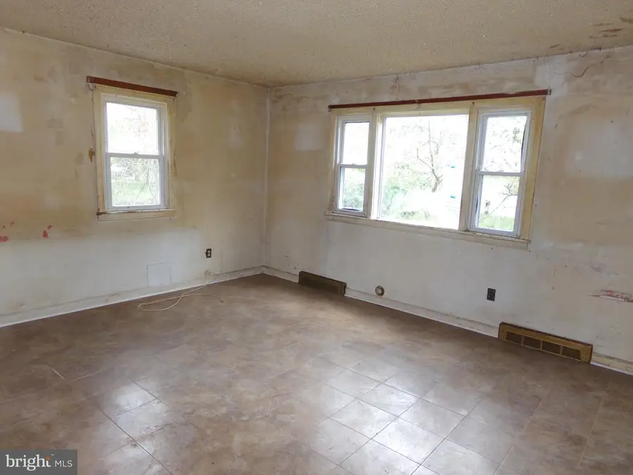 682 Jackson Rd, Atco, NJ 08004 - #3