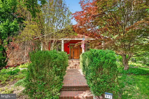 912 Lakeview Ave, LAUREL SPRINGS, NJ 08021