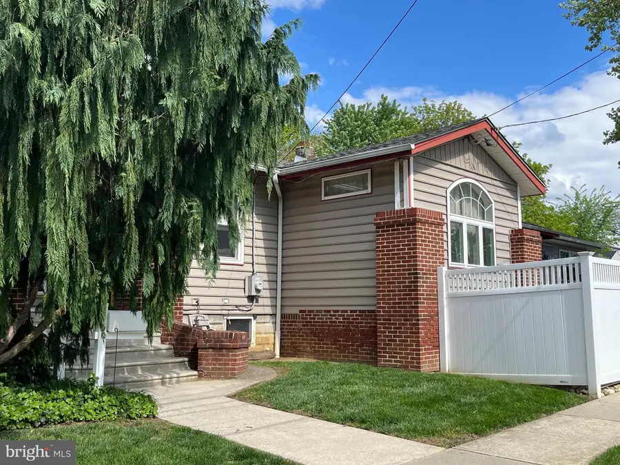 346 Albany Ave, Barrington, NJ 08007 - #2