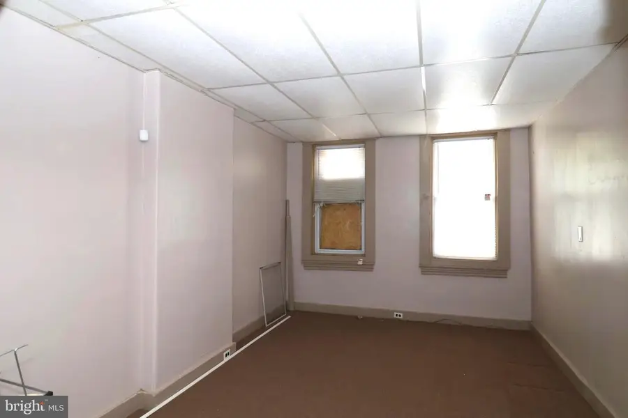573 Line St, Camden, NJ 08103 - #3