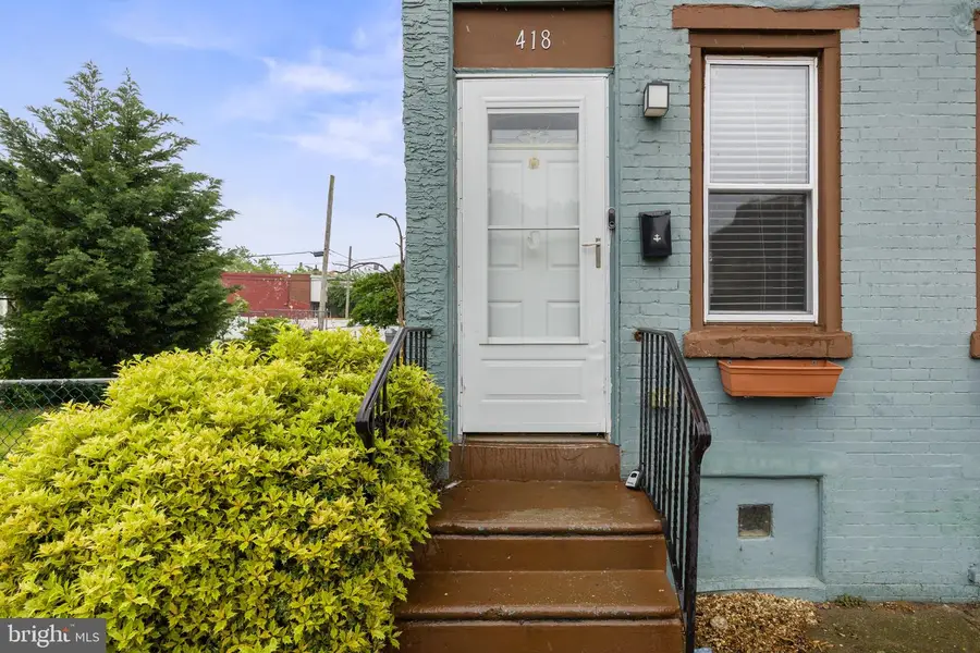 418 Vine St, Camden, NJ 08102 - #3