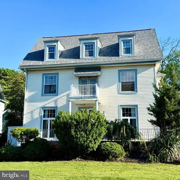 9 W Cedar Ave, MERCHANTVILLE, NJ 08109