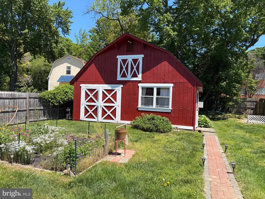 615 N Walnut Ave, Magnolia, NJ 08049 - #2