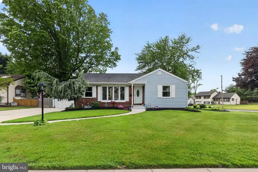 2 Surrey Ct, Cherry Hill, NJ 08034 - #3