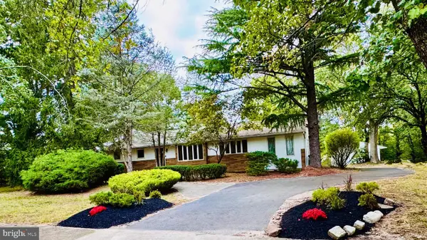 3 Southgate Dr, VOORHEES, NJ 08043