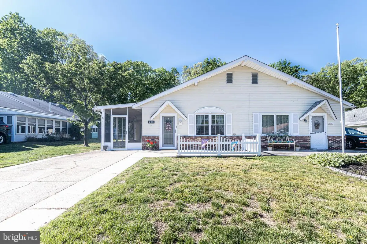 205 Elmtowne Blvd, Hammonton, NJ 08037 - #1