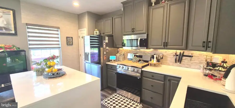 70 Village Green Ln, Sicklerville, NJ 08081 - #2