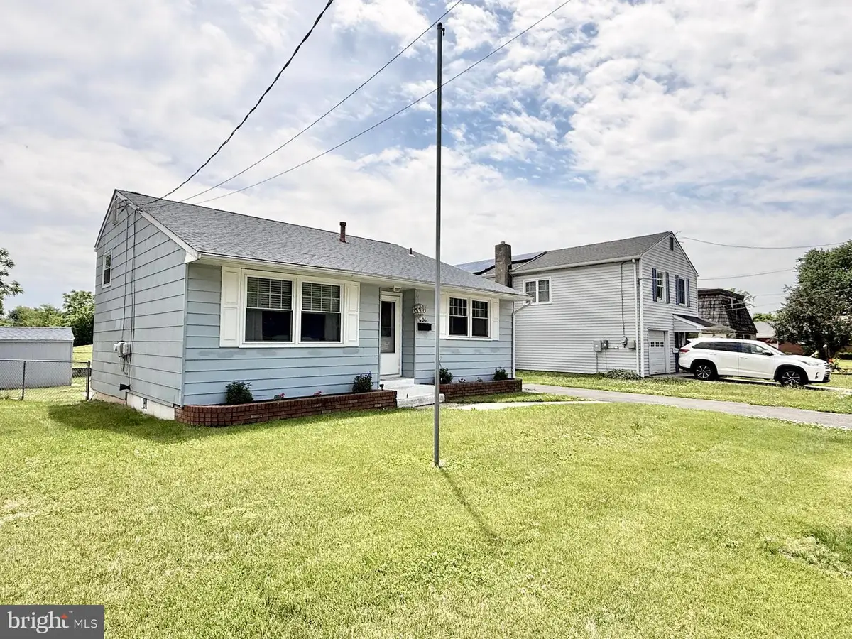 406 Memorial Ave, Gloucester City, NJ 08030 - #1
