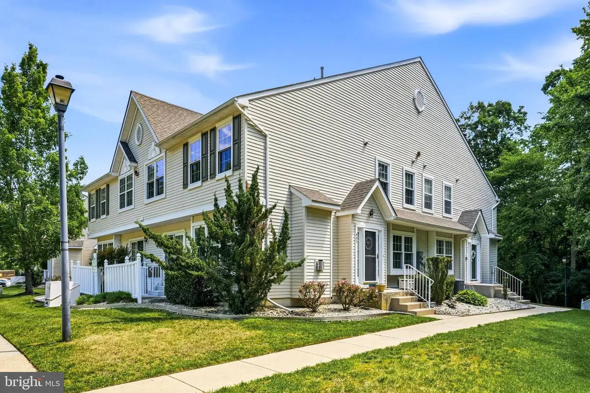 902 Tanglewood Dr, Sicklerville, NJ 08081 - #1