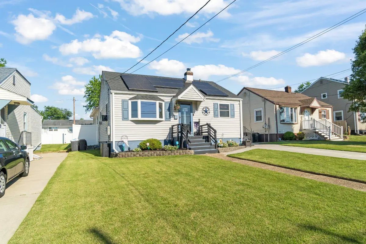 137 Princeton Ave, Bellmawr, NJ 08031 - #1