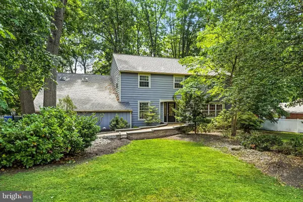 12 Hessian Way, CHERRY HILL, NJ 08003
