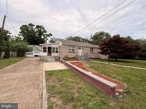 31 E 3rd Ave, PINE HILL, NJ 08021