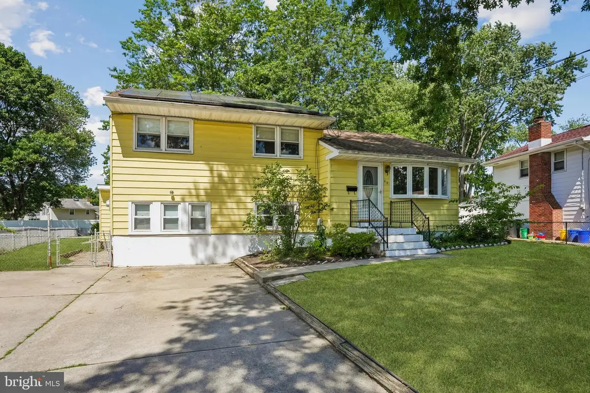 29 Trinity Pl, Barrington, NJ 08007 - #1