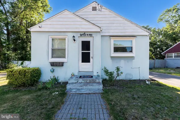406 Oak Ave, WEST BERLIN, NJ 08091