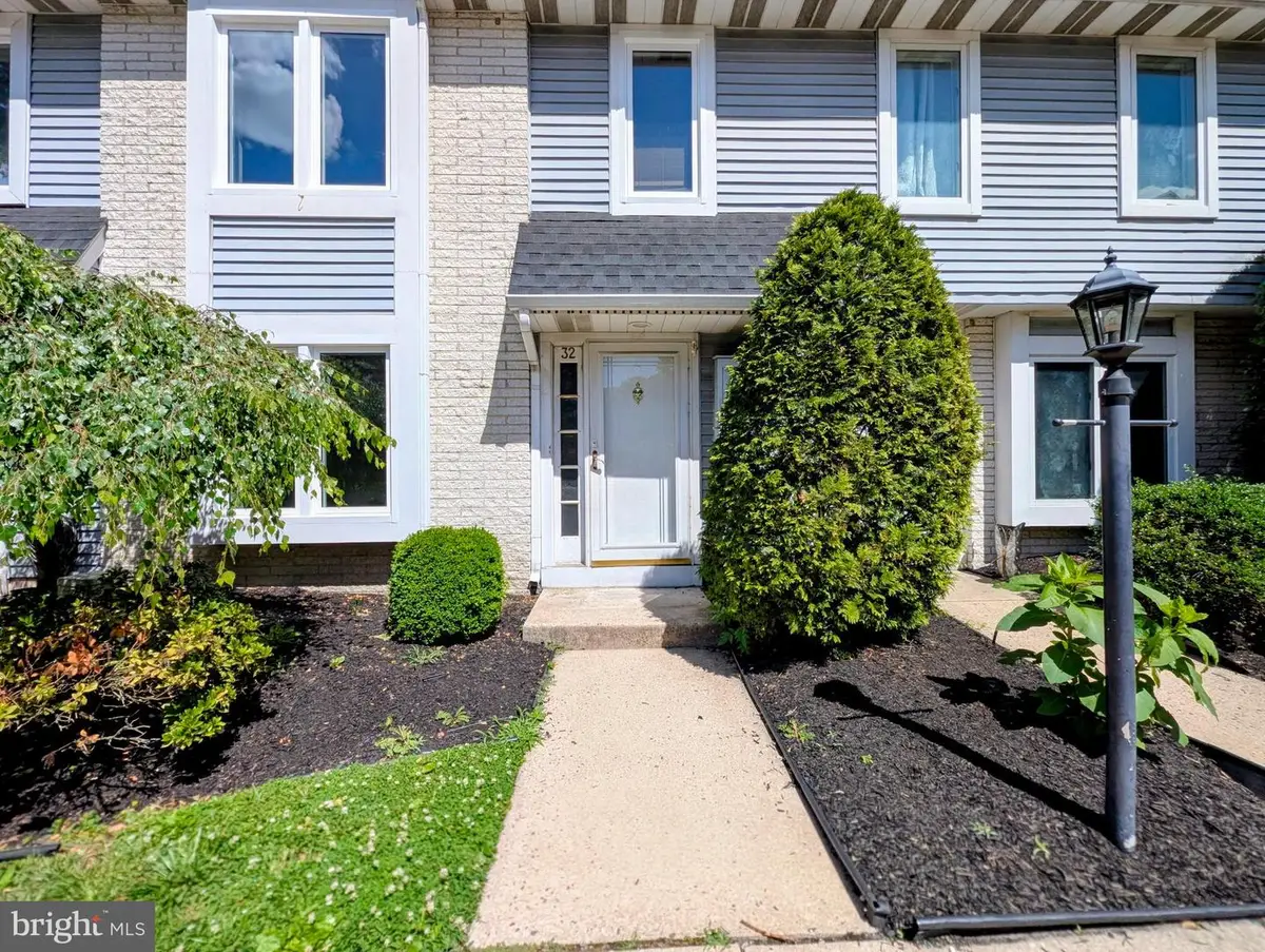32 Appley Ct, Cherry Hill, NJ 08002 - #1