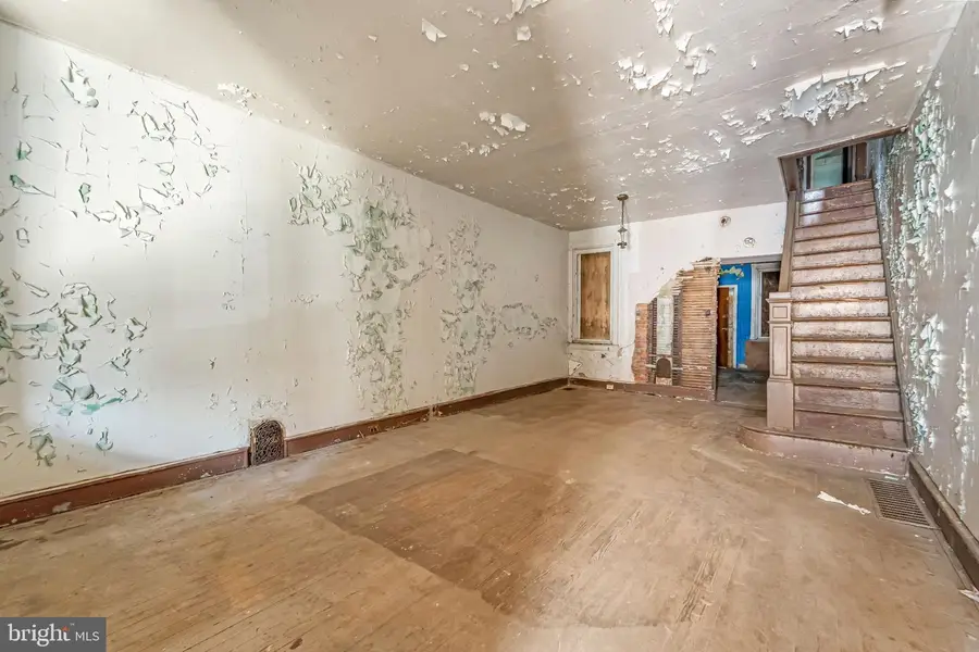 925 Kimber St, Camden, NJ 08102 - #3