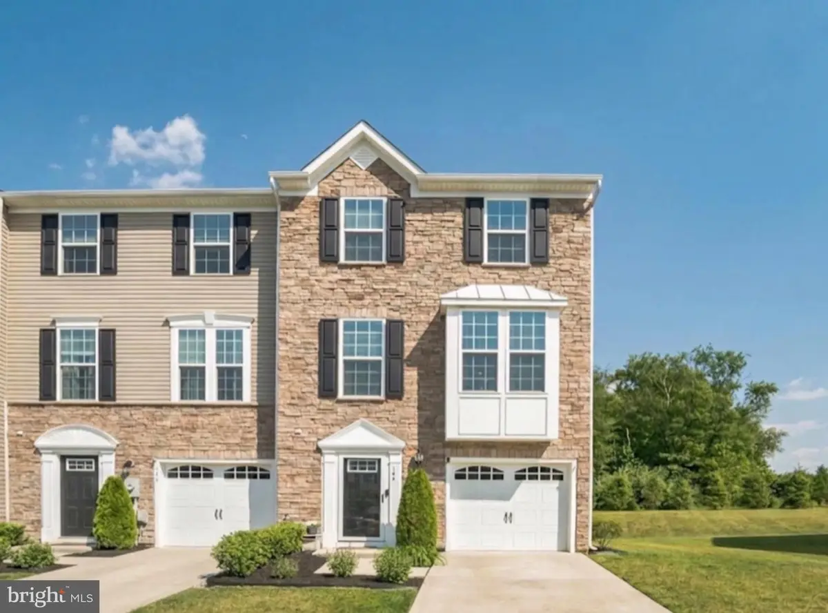 144 Village Green Ln, Sicklerville, NJ 08081 - #1