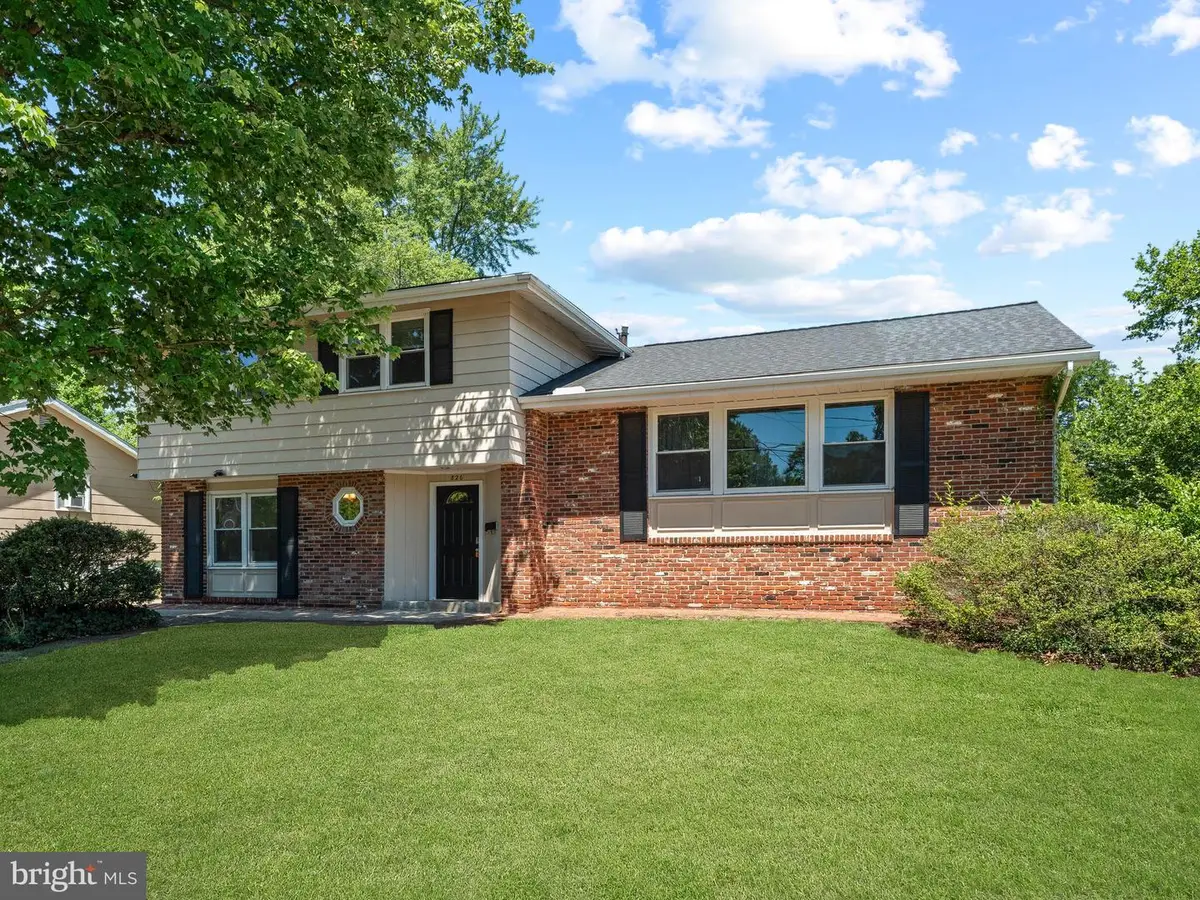 826 Kingston Dr, Cherry Hill, NJ 08034 - #1