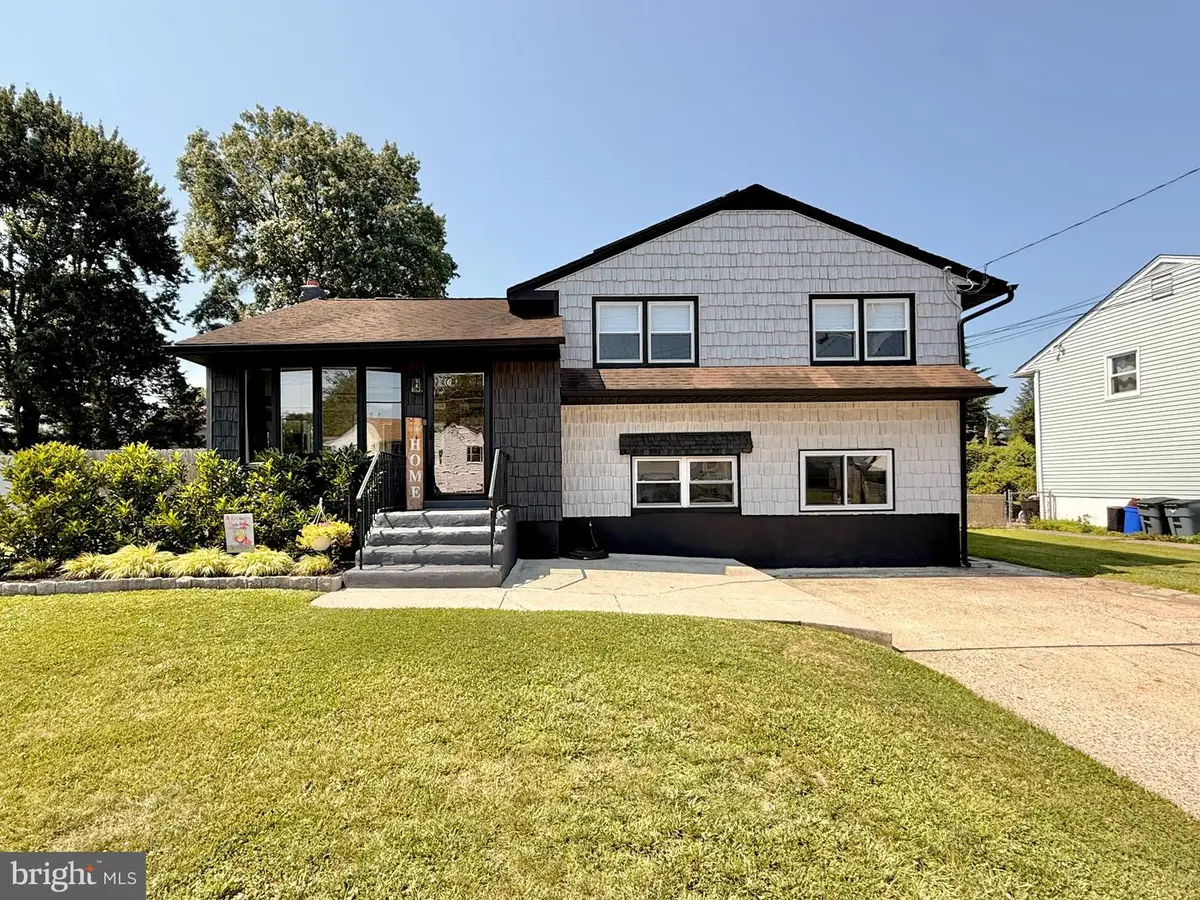 142 Edwards Dr, Gloucester City, NJ 08030 - #1