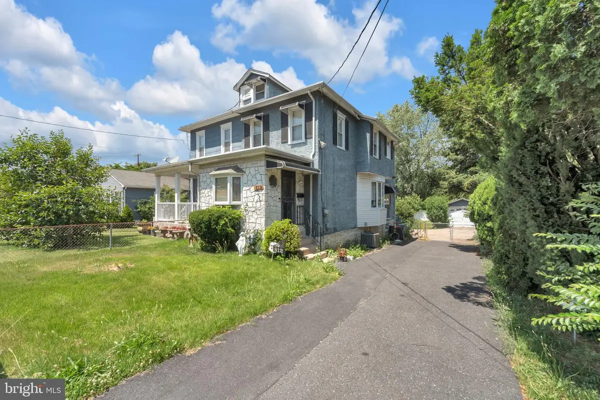812 Engard Ave, Pennsauken, NJ 08110 - #1
