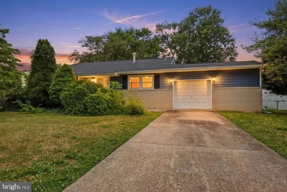 646 Pasadena Dr, Magnolia, NJ 08049 - #1
