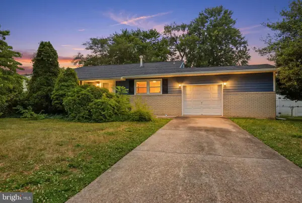 646 Pasadena Dr, MAGNOLIA, NJ 08049