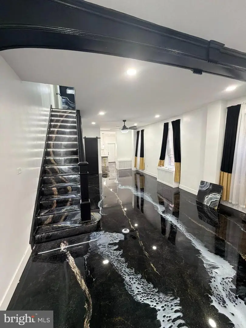 323 Chestnut St, Camden, NJ 08103 - #1