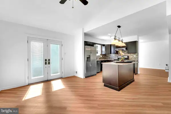 14 Jacamar Dr, VOORHEES, NJ 08043