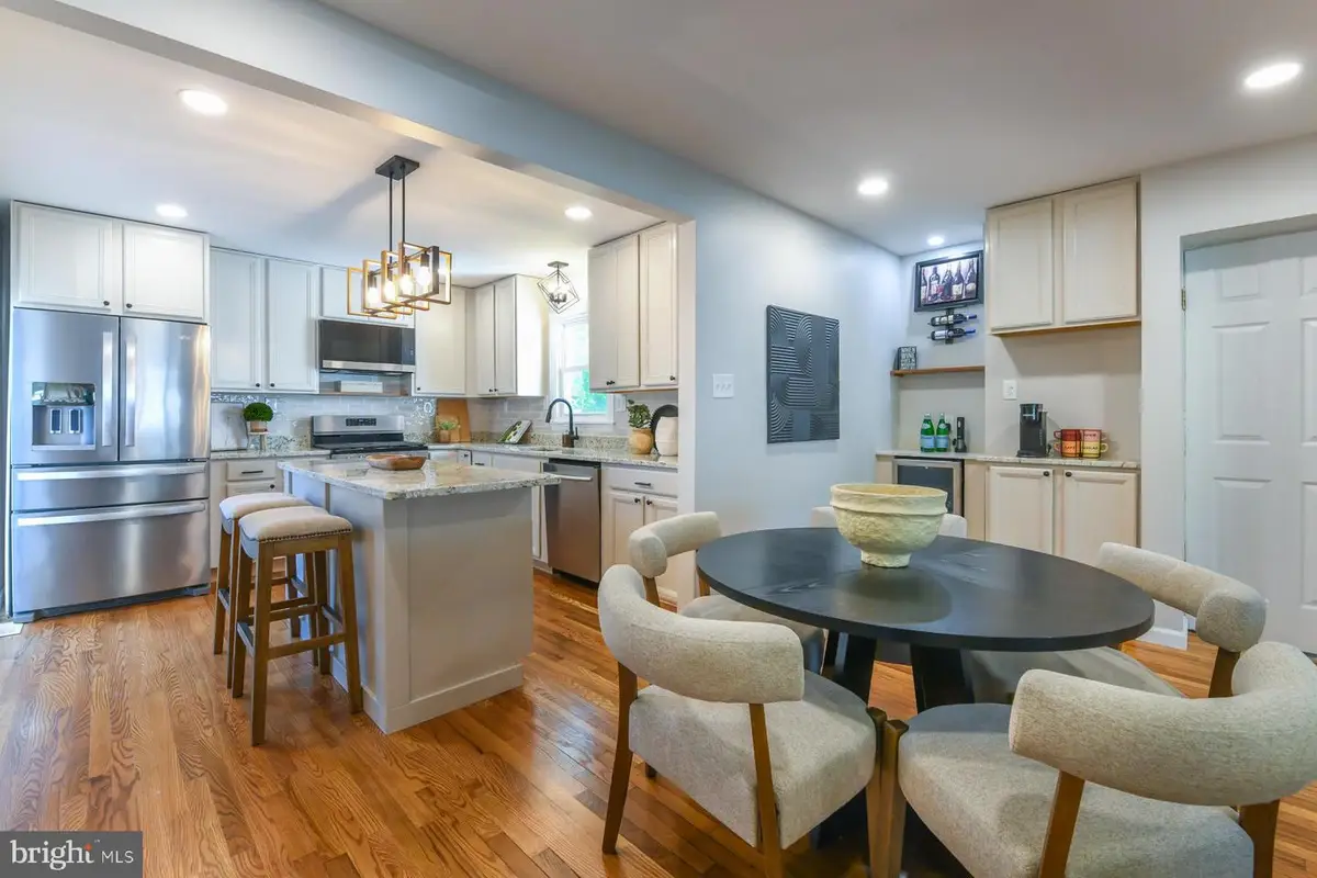 341 Larch Ave, West Berlin, NJ 08091 - #1