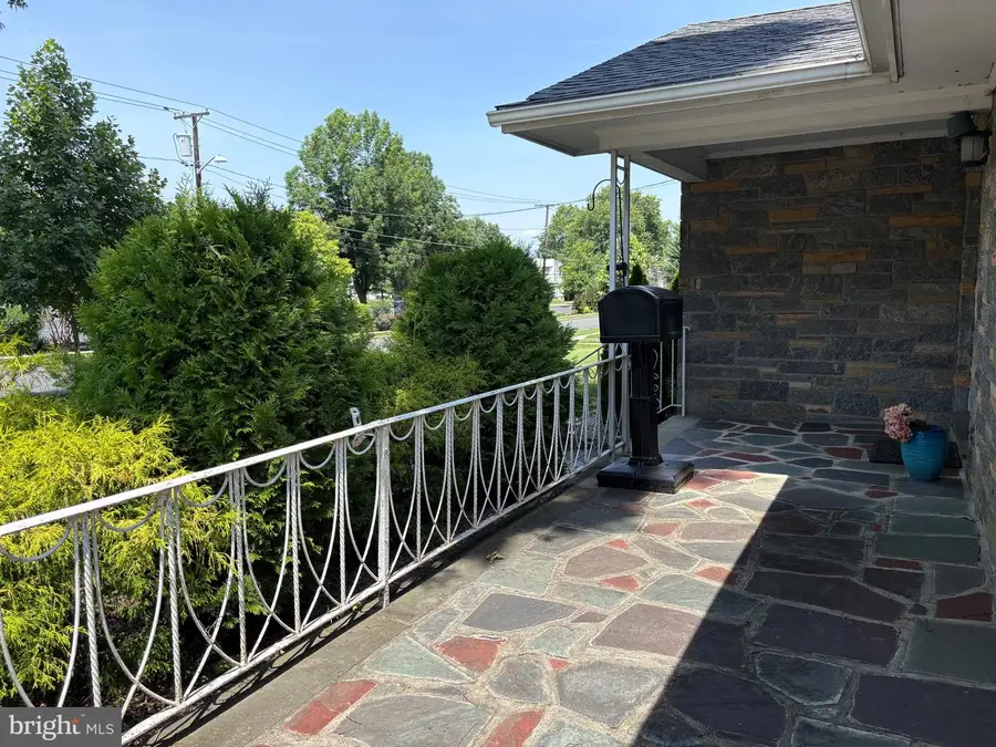 323 W Franklin Ave, Collingswood, NJ 08107 - #2
