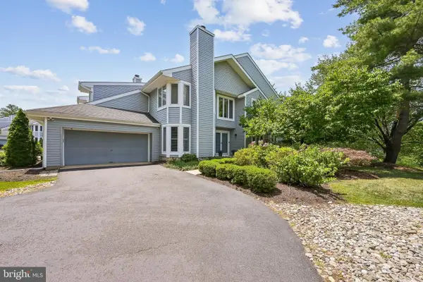 704 Sunshine Lakes Dr, VOORHEES, NJ 08043