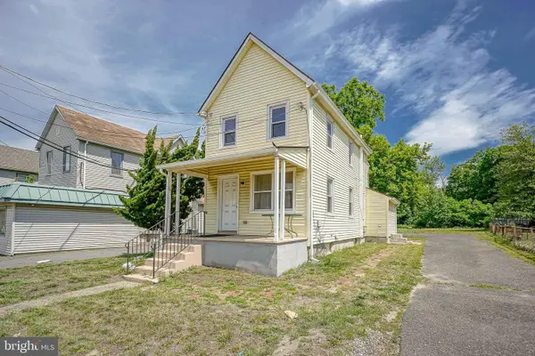 223 White Horse Pike, CLEMENTON, NJ 08021