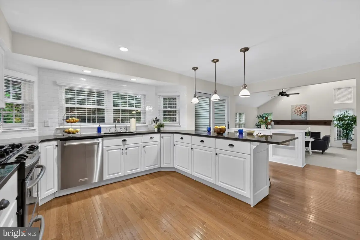 18 Burnham Ln, Voorhees, NJ 08043 - #1