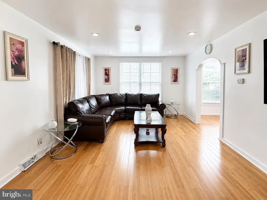2135 Hillcrest Ave, Pennsauken, NJ 08110 - #2