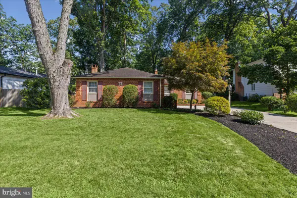 8 Windgate Rd, CHERRY HILL, NJ 08003