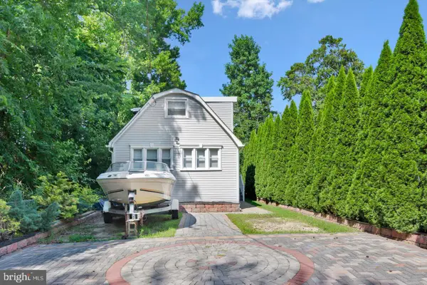 79 E Atlantic Ave, CLEMENTON, NJ 08021