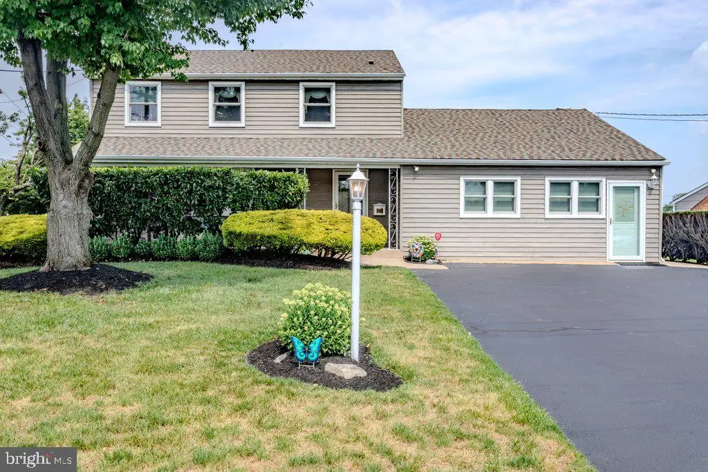 2 Bellows Ln, Cherry Hill, NJ 08002 - #1