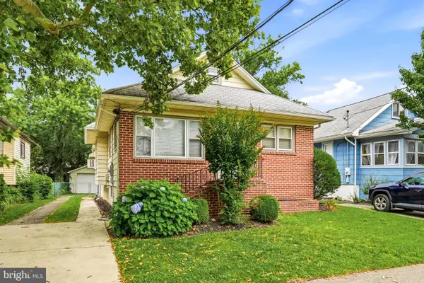 21 E Walnut Ave, HADDON TOWNSHIP, NJ 08108