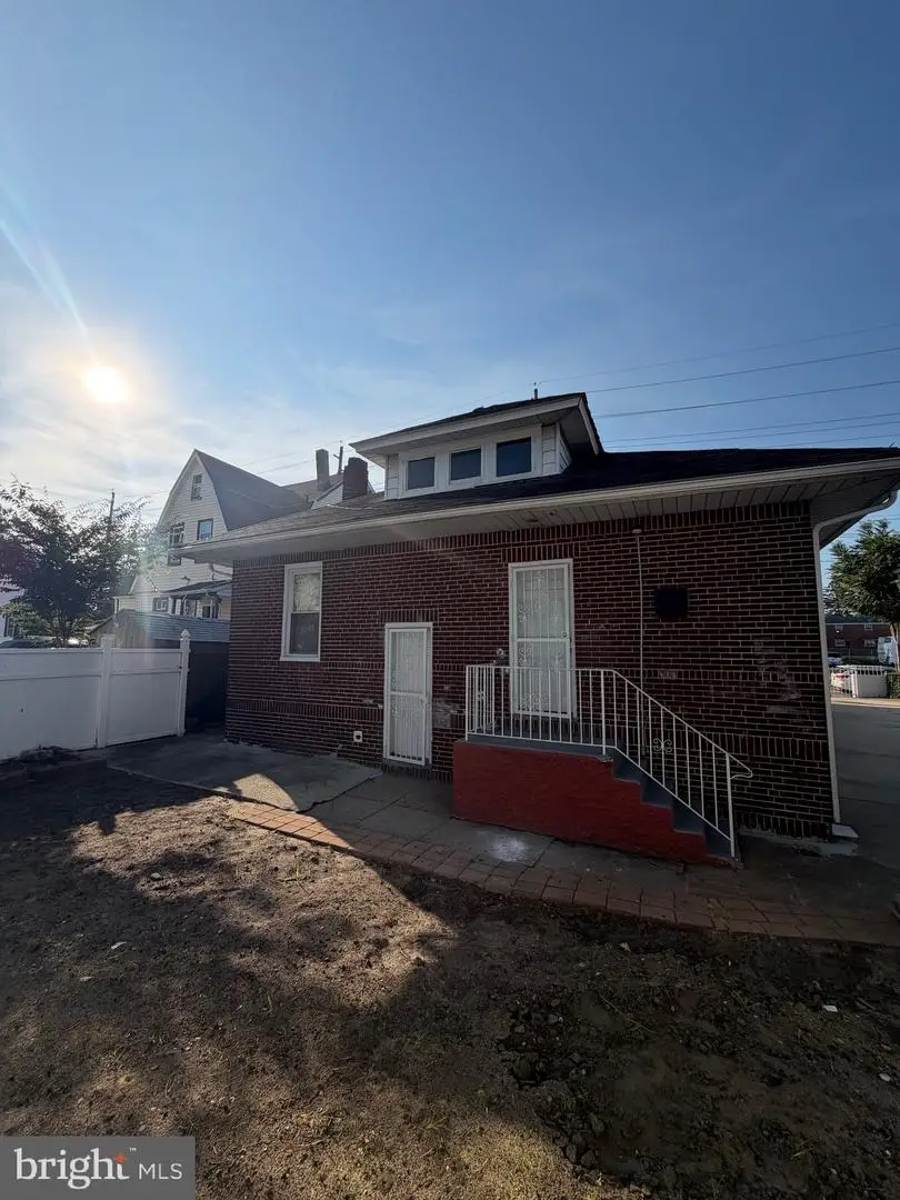 3265 River Rd, Camden, NJ 08105 - #3