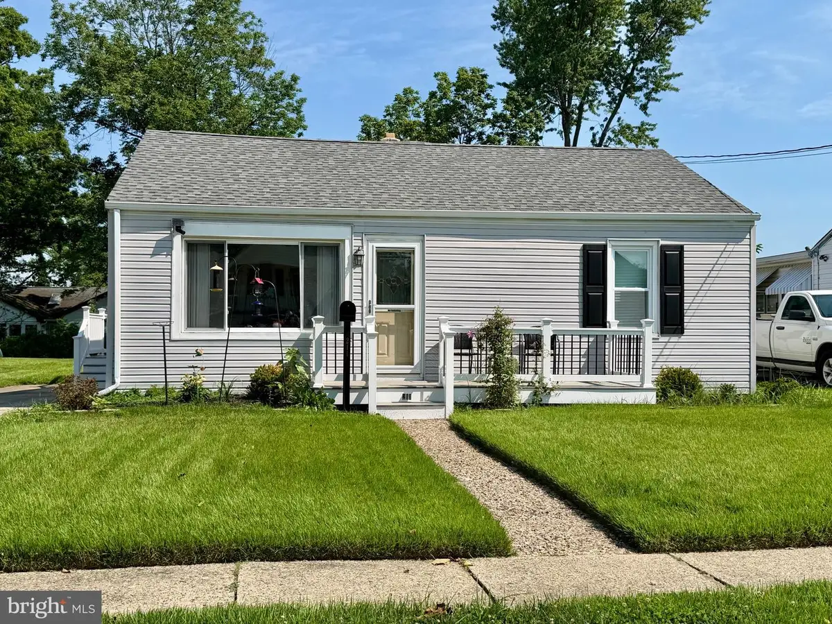 211 E Washington Ave, Magnolia, NJ 08049 - #1