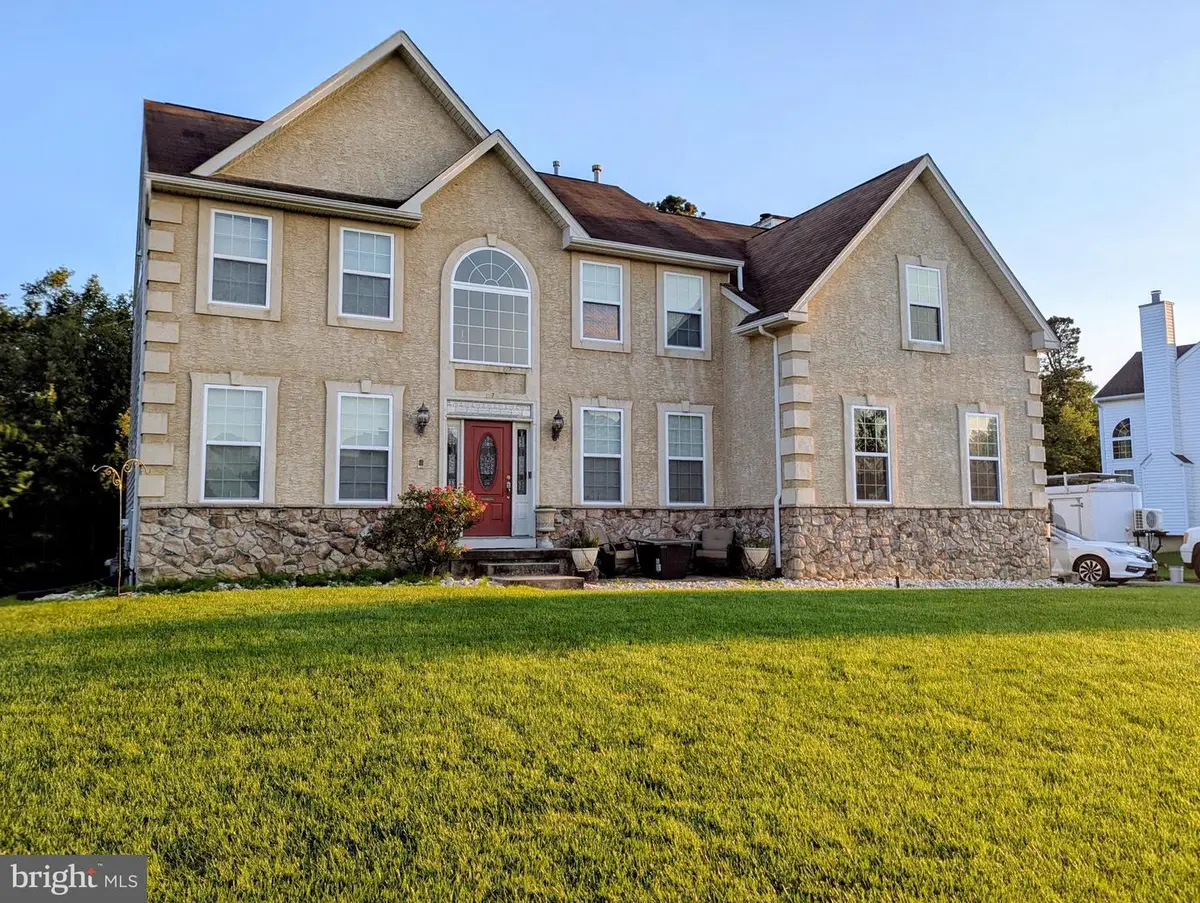 17 Beaver Dam Dr, Sicklerville, NJ 08081 - #1