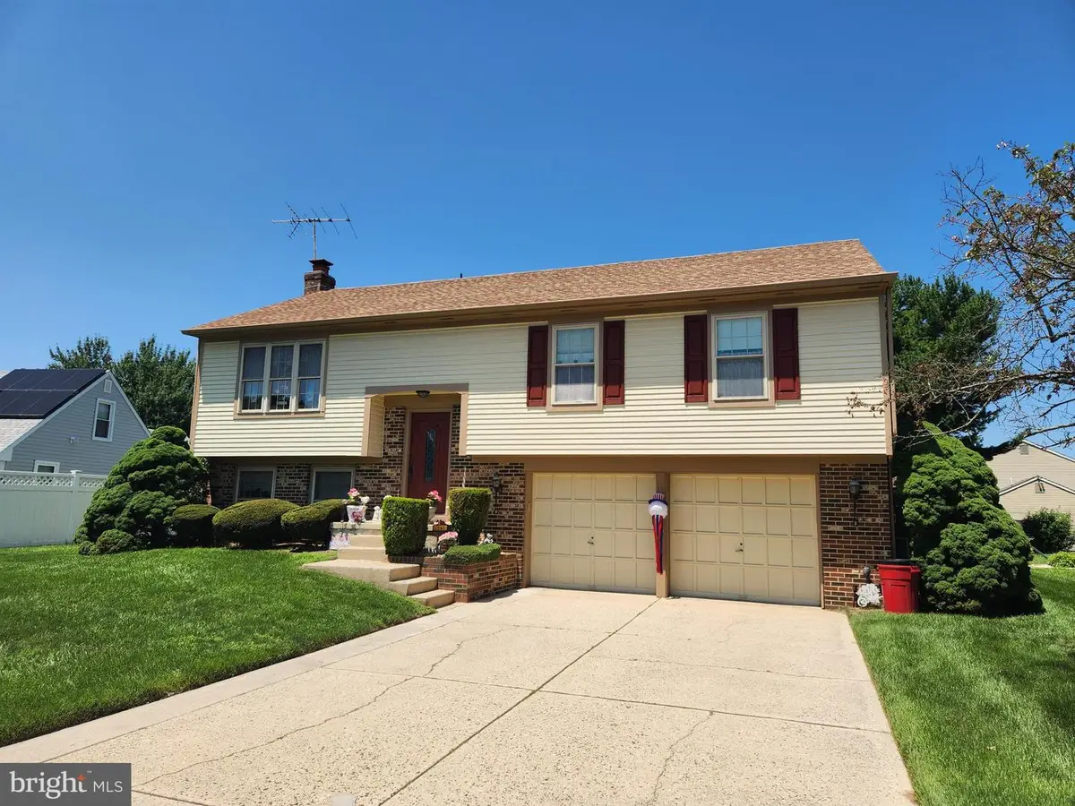 8205 Corbett Rd, Pennsauken, NJ 08109 - #1