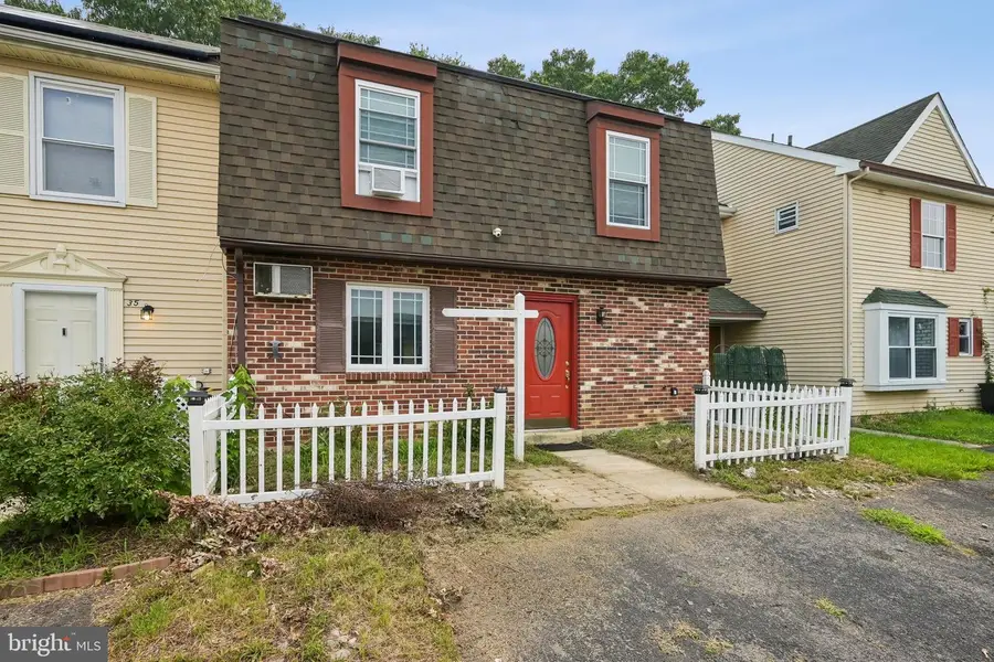 33 Presidential Dr, Sicklerville, NJ 08081 - #2