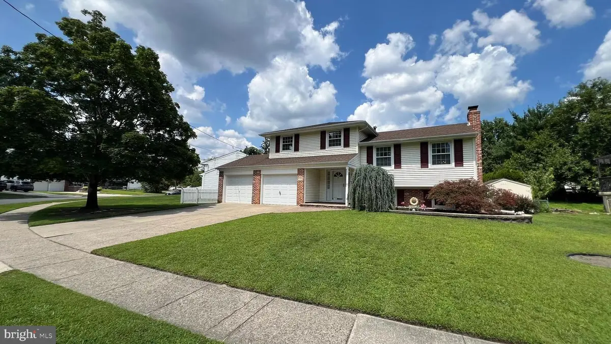 17 Sleepy Hollow Rd, Stratford, NJ 08084 - #1