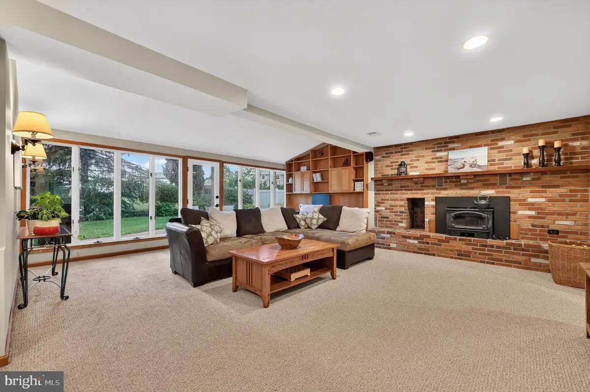 14 Lamp Post Ln, Cherry Hill, NJ 08003 - #1