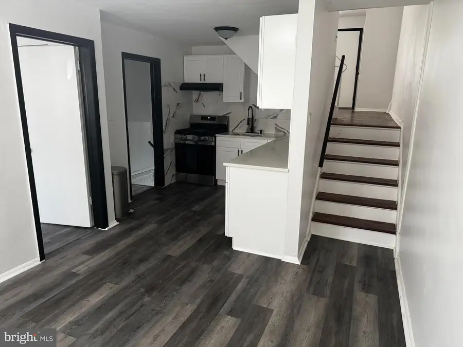 1090 Lakeshore Dr, Camden, NJ 08104 - #3
