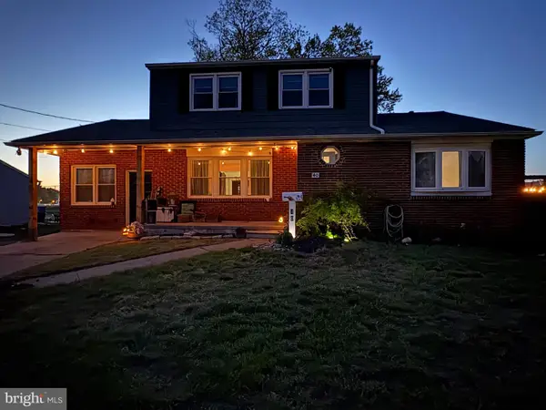 40 Woodlane Dr, BLACKWOOD, NJ 08012
